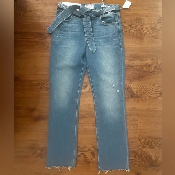 NWT Frame Le High Straight Tie Waist Raw Hem
Jeans Size 25 - Picture 2 of 15